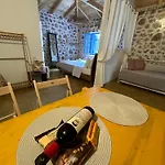Rocksecret Edge Apartment