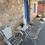 Rocksecret Edge Apartment