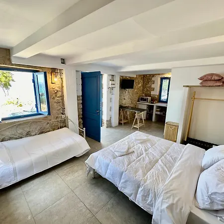 Rocksecret Edge Apartment